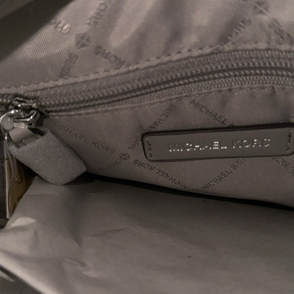 NWT MK purse 👛 - Picture 6 of 6